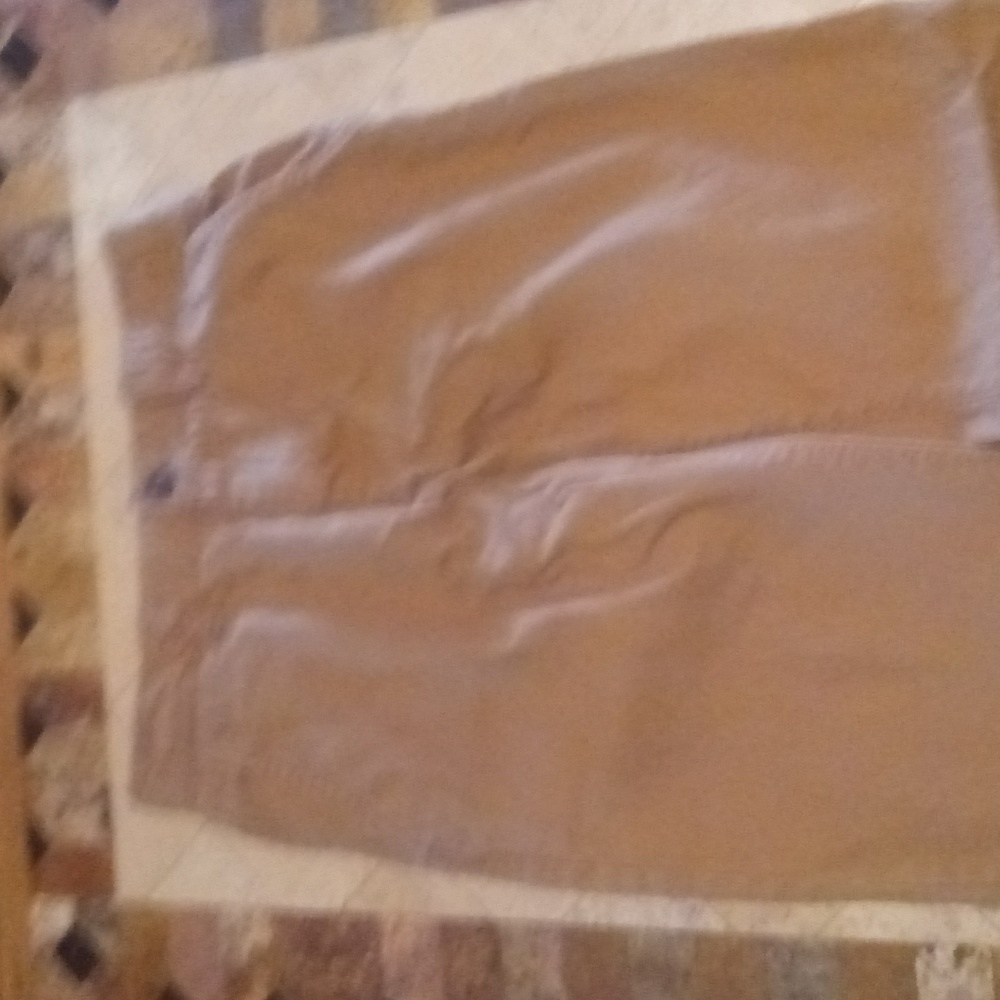 American Eagle khakis 28x32 - Picture 3 of 9